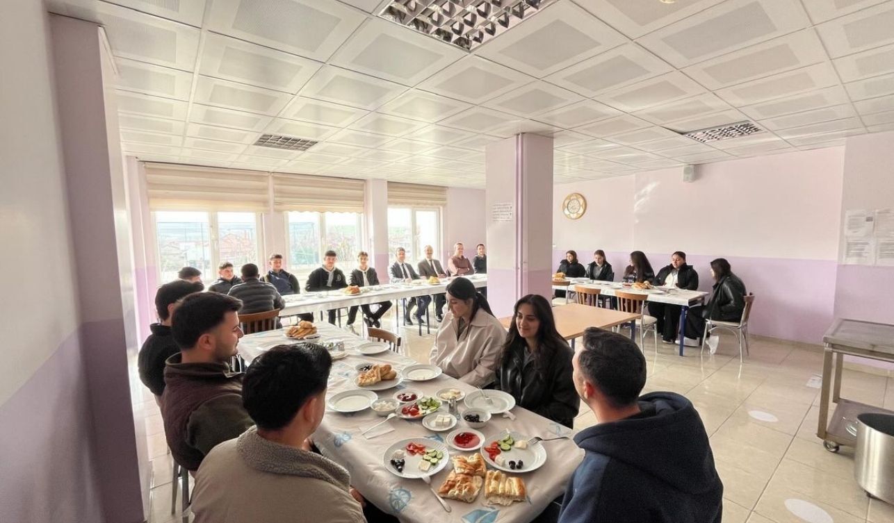Çandır’da Yks Öğrencilerine Moral Kahvaltısı Verildi (3)