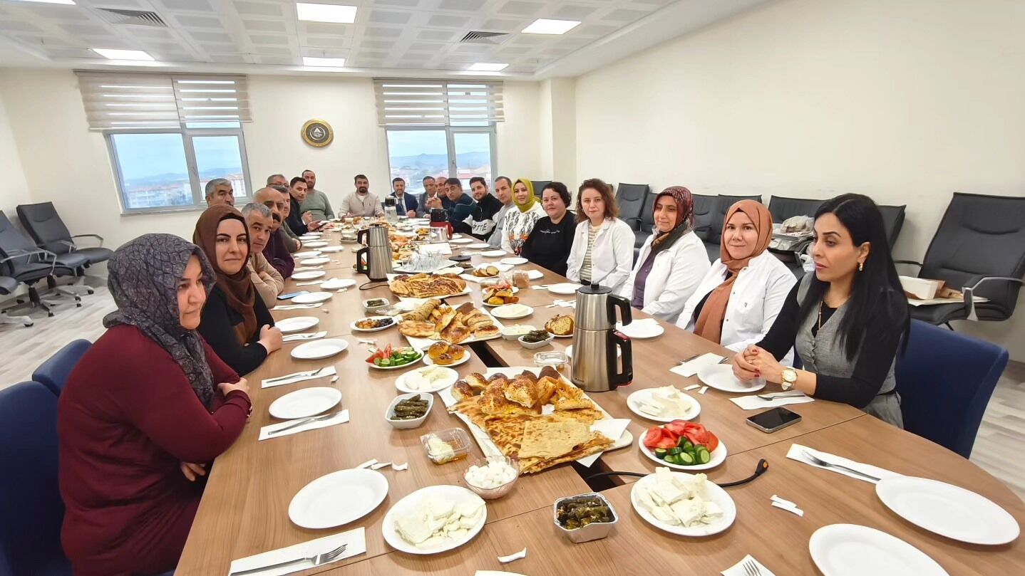 Personelle Kahvaltı Yaptı