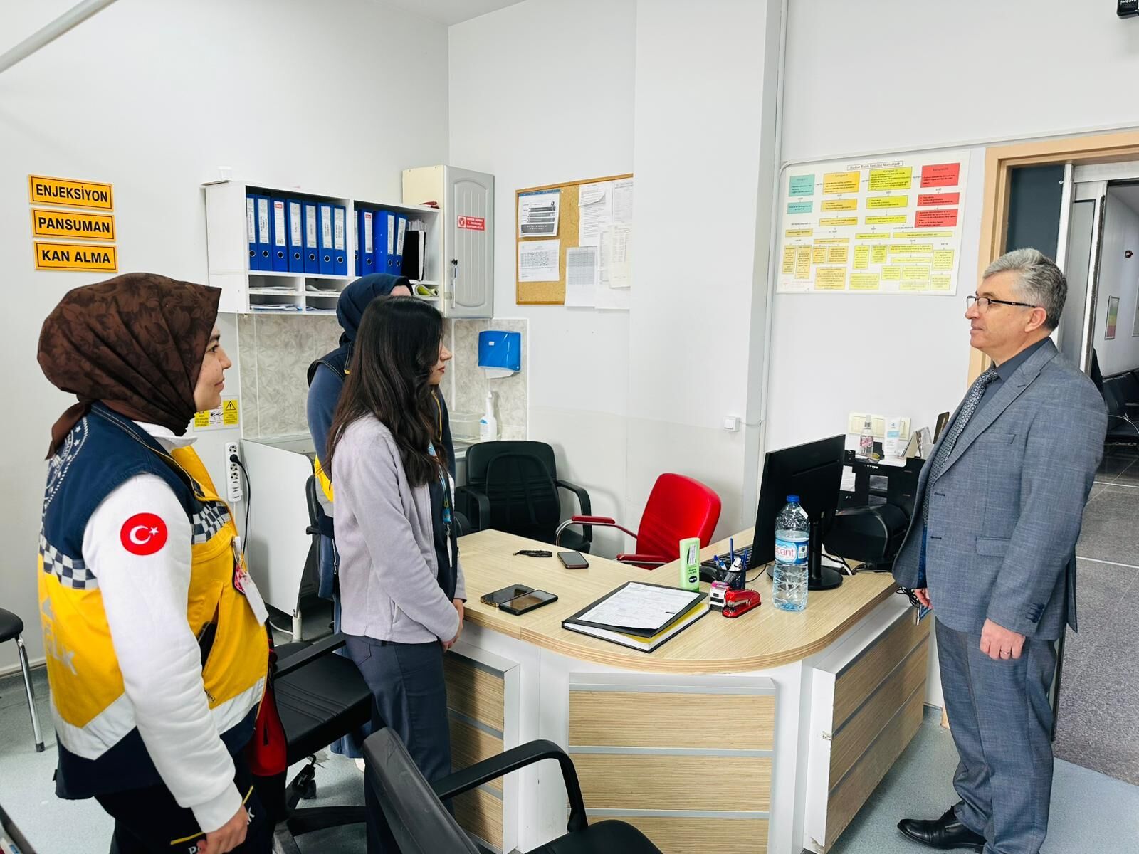 Sağlık Tesislerini Ziyaret Etti4