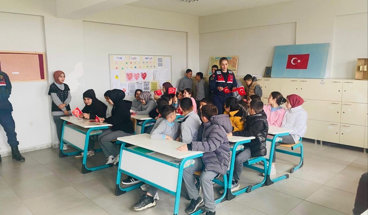 Yozgat’ta Öğrencilere Jandarma Mesleği Tanıtıldı (3)