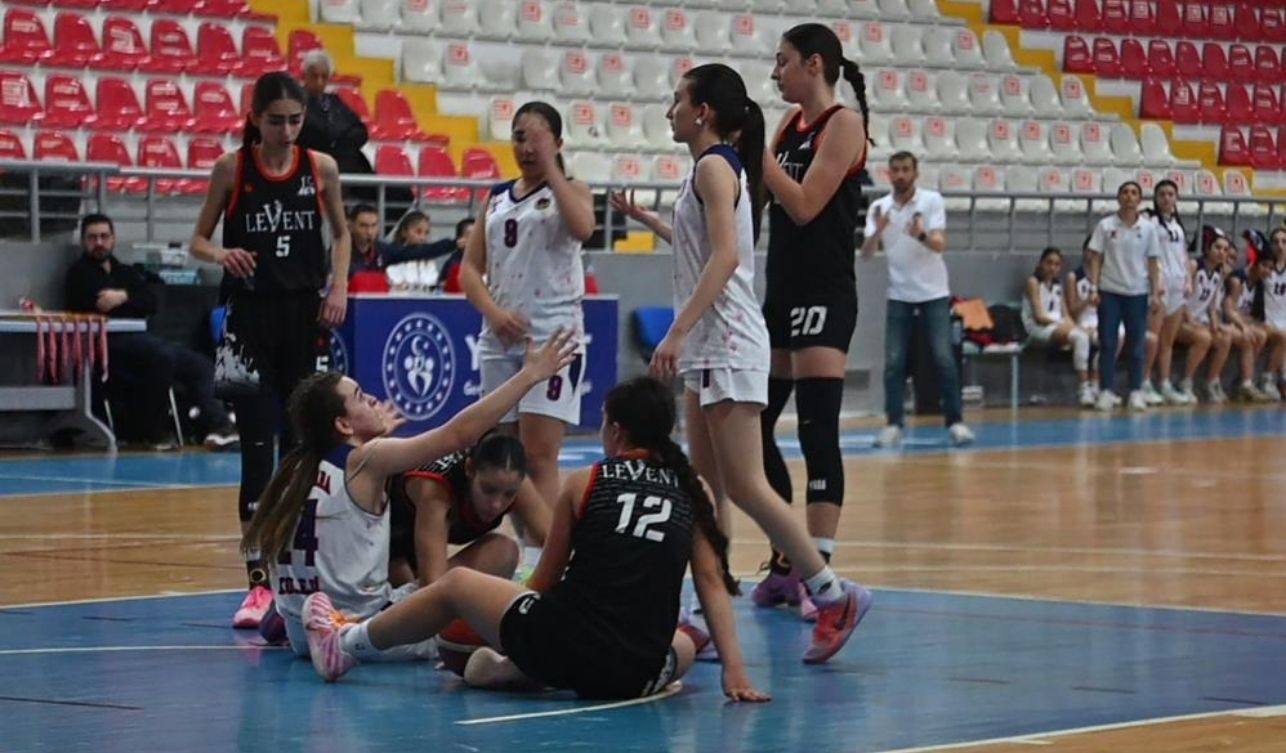 Yozgat’ta Yıldızlar Basketbol Yarı Final Heyecanı Sona Erdi (2)