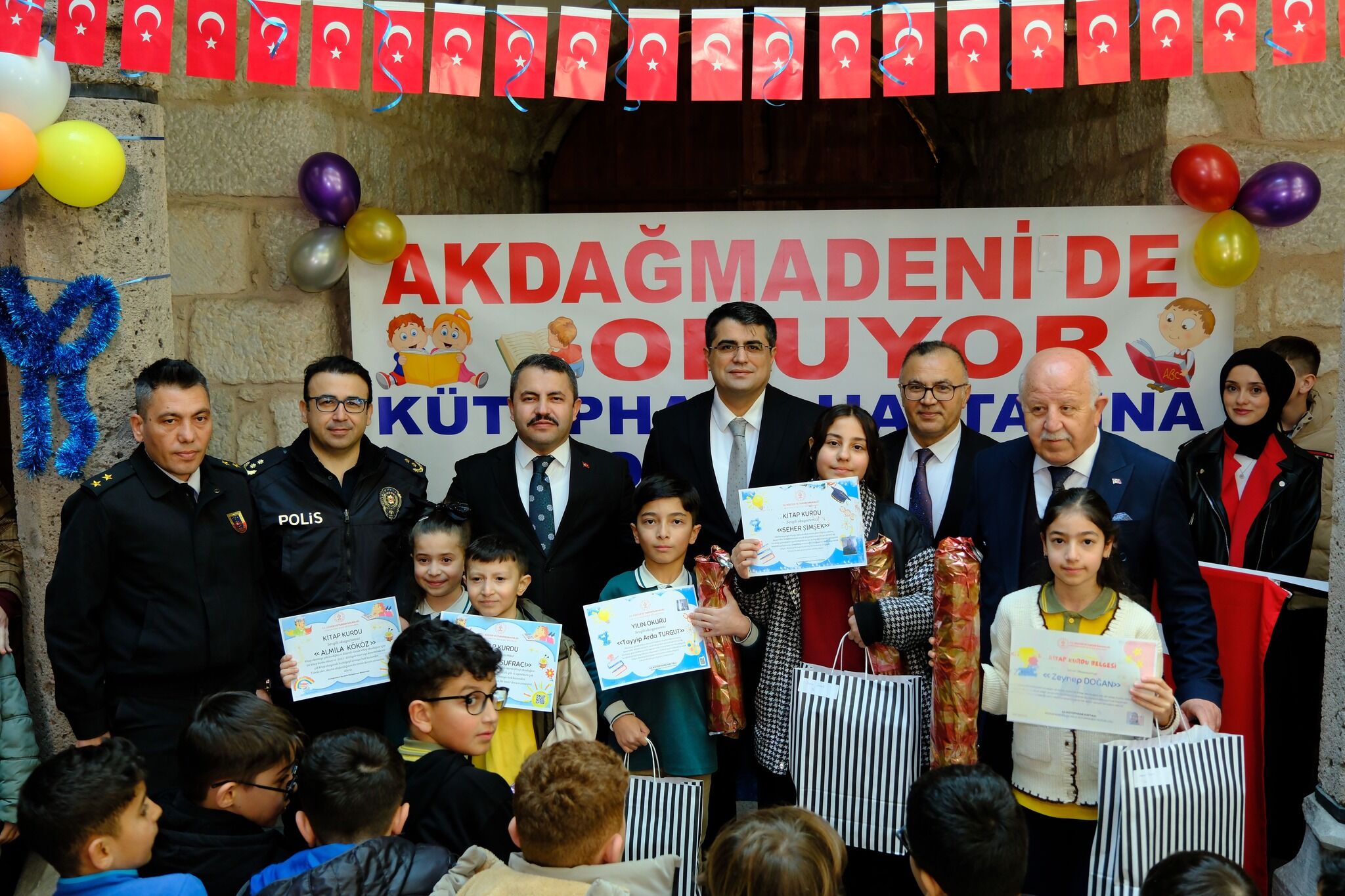 Kütüphane Akdağ (1)