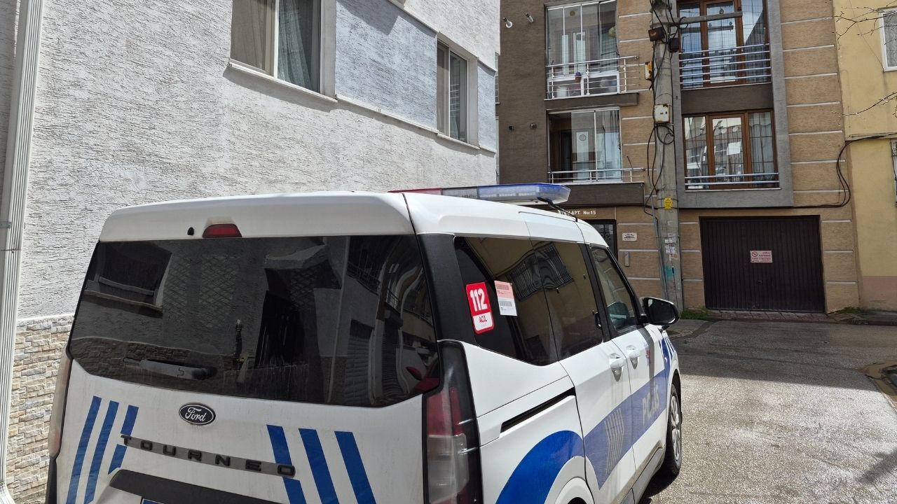 Kendinden Haber Alınamayan Şahıs Evinde Ölü Bulundu! (2)