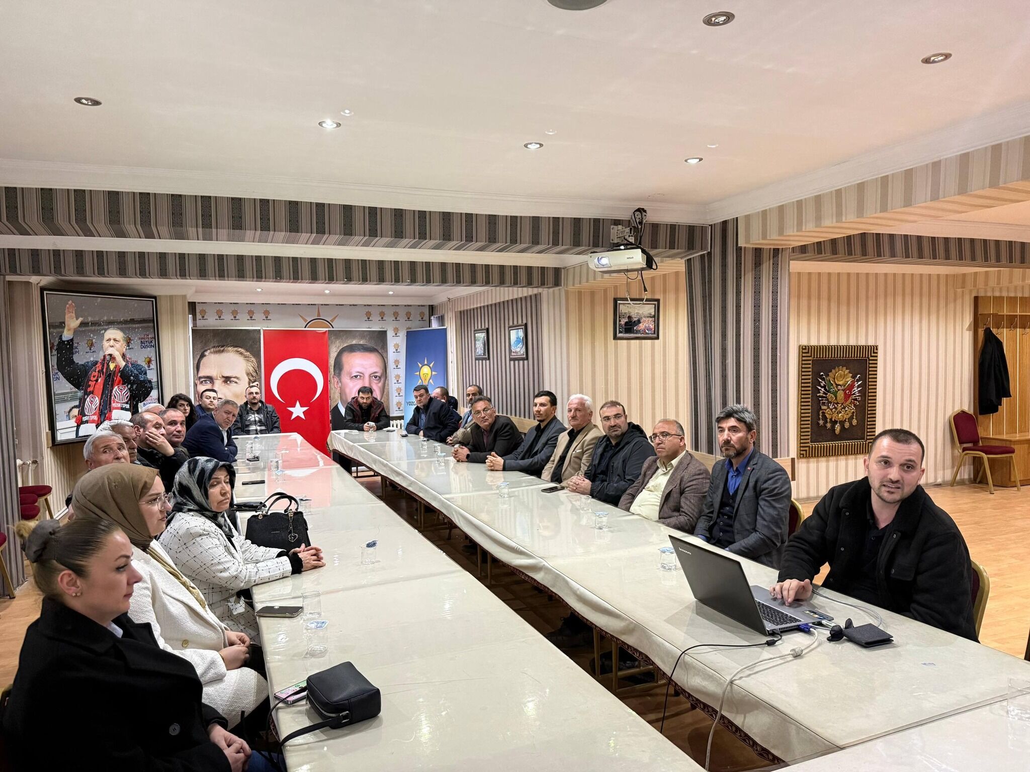 Ak Toplantı (1)