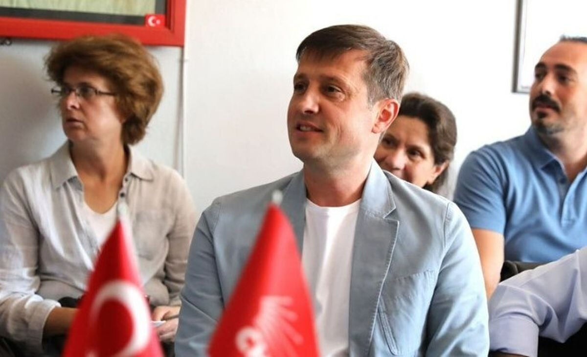 Vahap Akay (3)