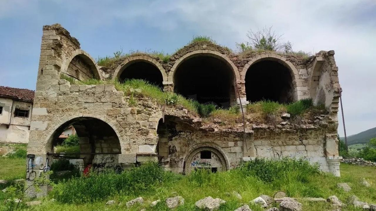 Akdağmadeni Kilisesi (1)