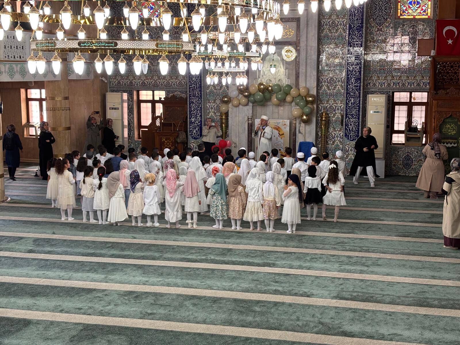 Cami Çocuk Buluşması