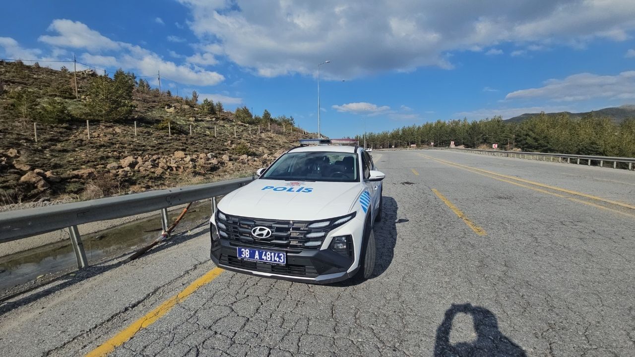 Motosiklet Bariyere Çarptı 1 Yaralı (3)