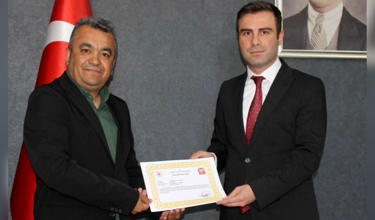 Sarıkaya’da Başarılı Öğretmenlere Kaymakam Demirkıran’dan Ödül (2)