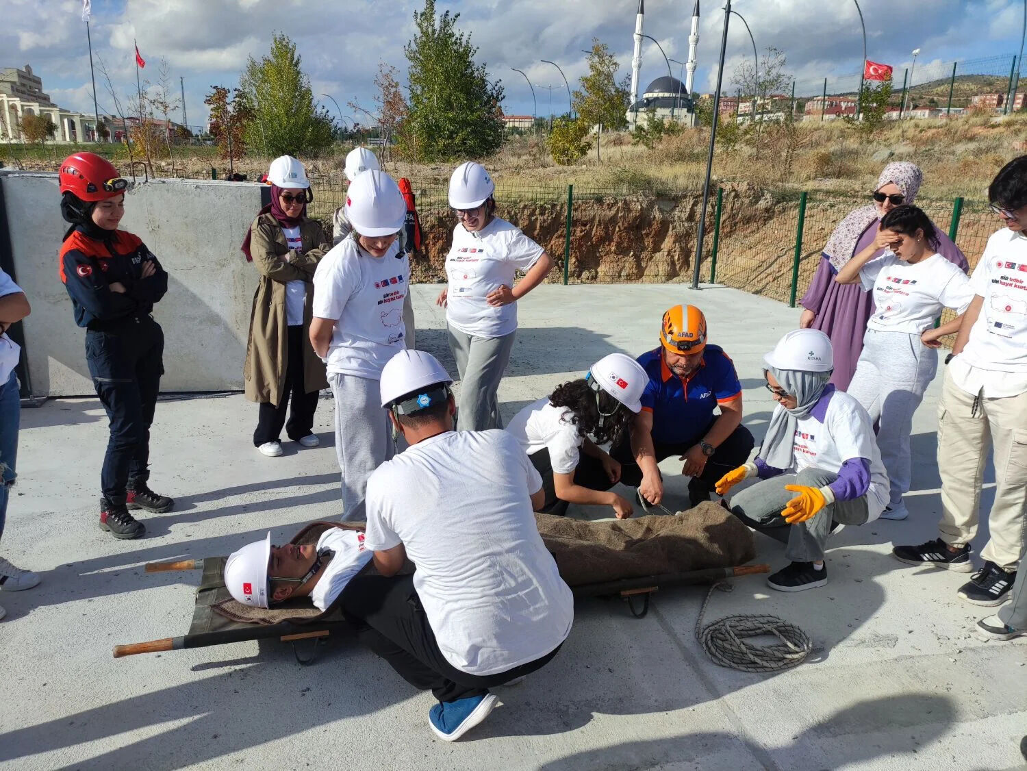 Gençler Afetlere Hazırlanıyor 2