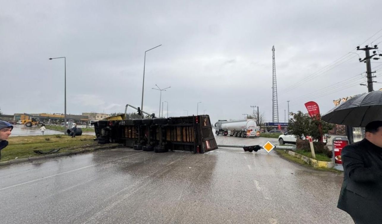 Tır Kaza (2)