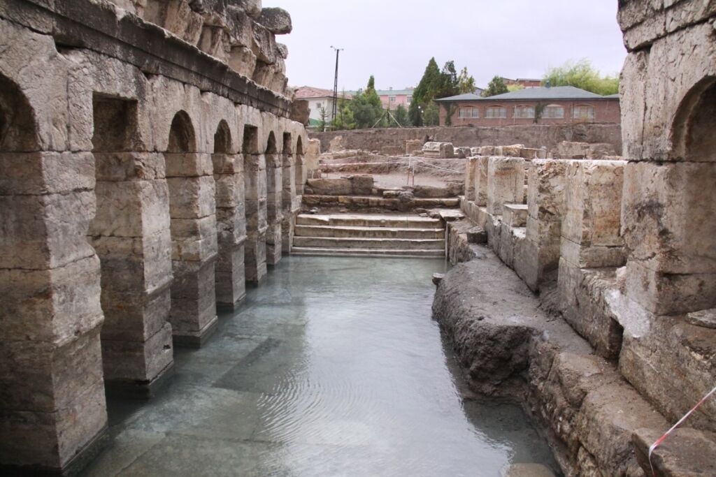 Roma Hamamı Büyülüyor (3)