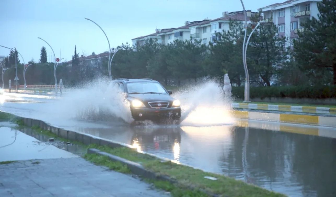 Meteoroloji Yozgat'ı Uyardı Kuvvetli Sağanak Etkisi Sürecek (3)