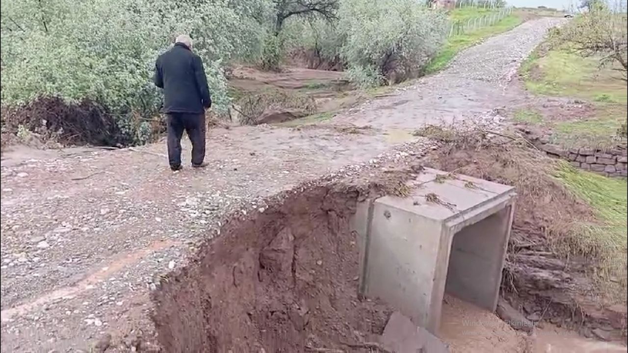 Yozgat’ta Sağanak Yağış Yollara Ve Köprülere Zarar Verdi (3)