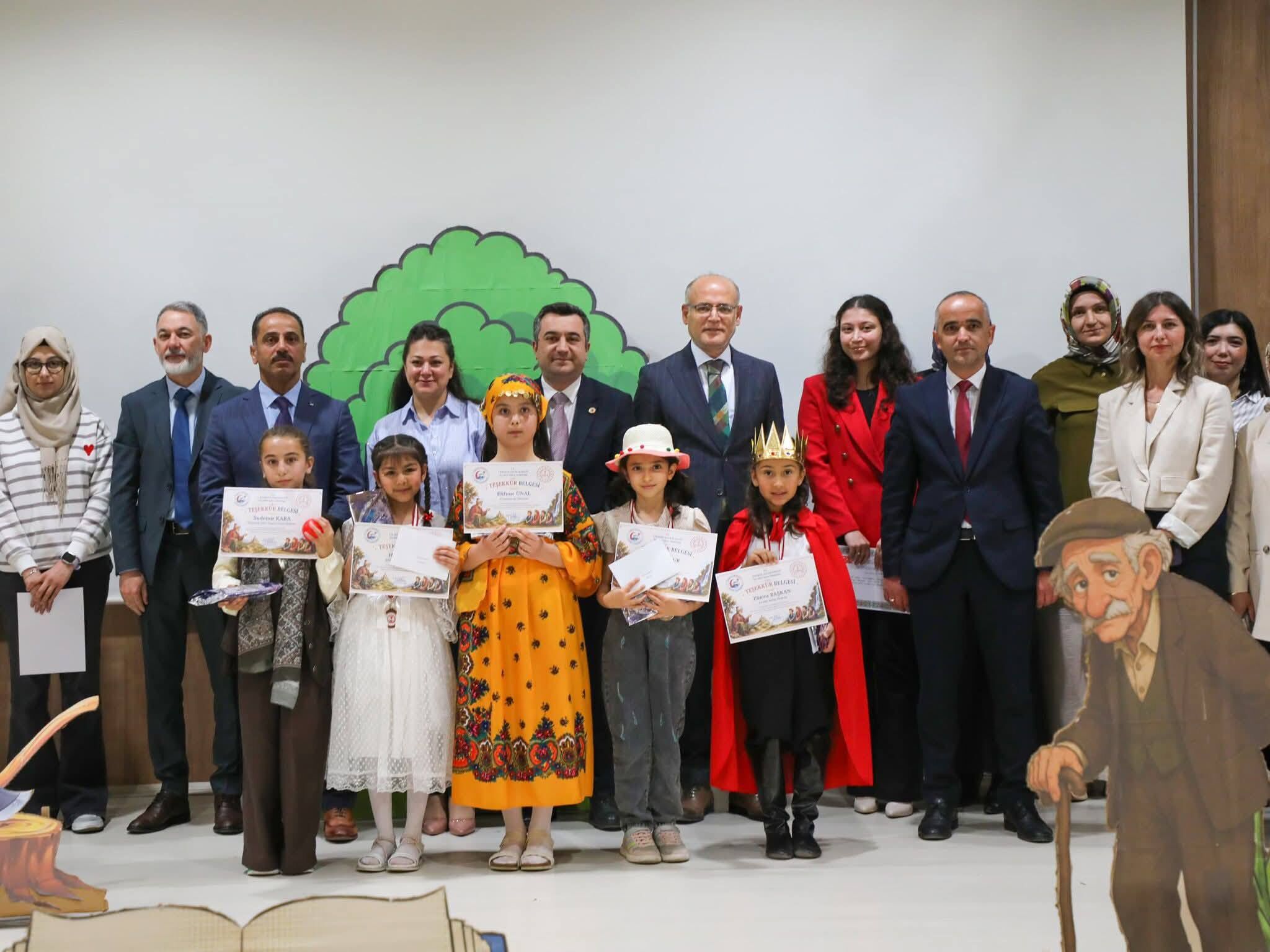 Masallar Sahnede Hayat Buldu