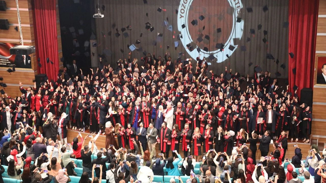 Bozok Üniversitesinde Mezuniyet Coşkusu 4 Gün Sürecek (1)-1