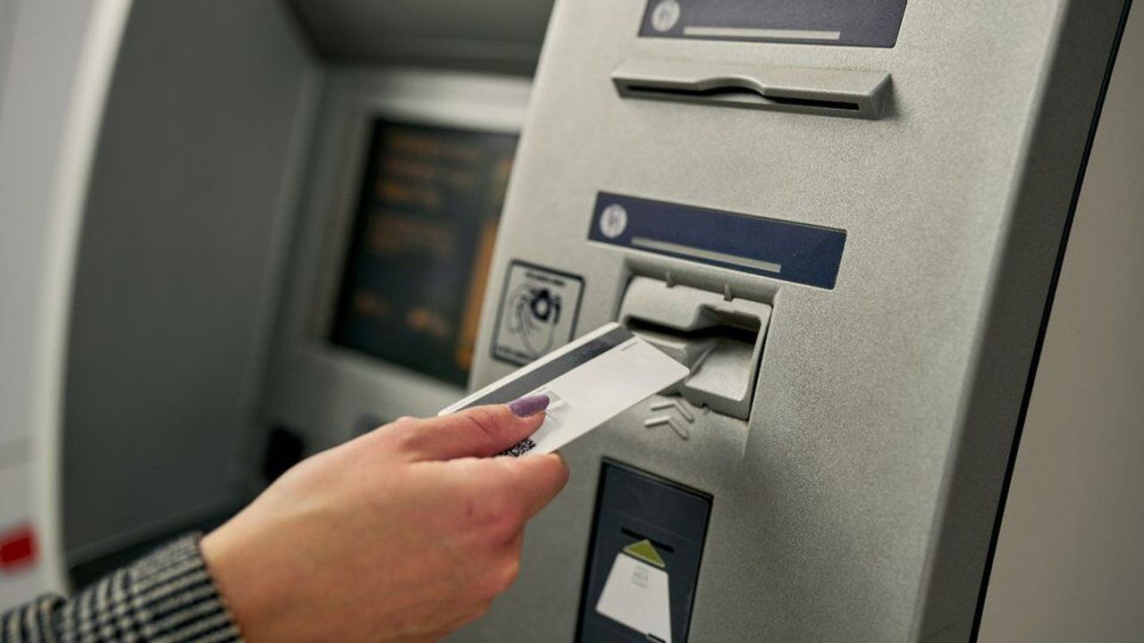 Atm (7)