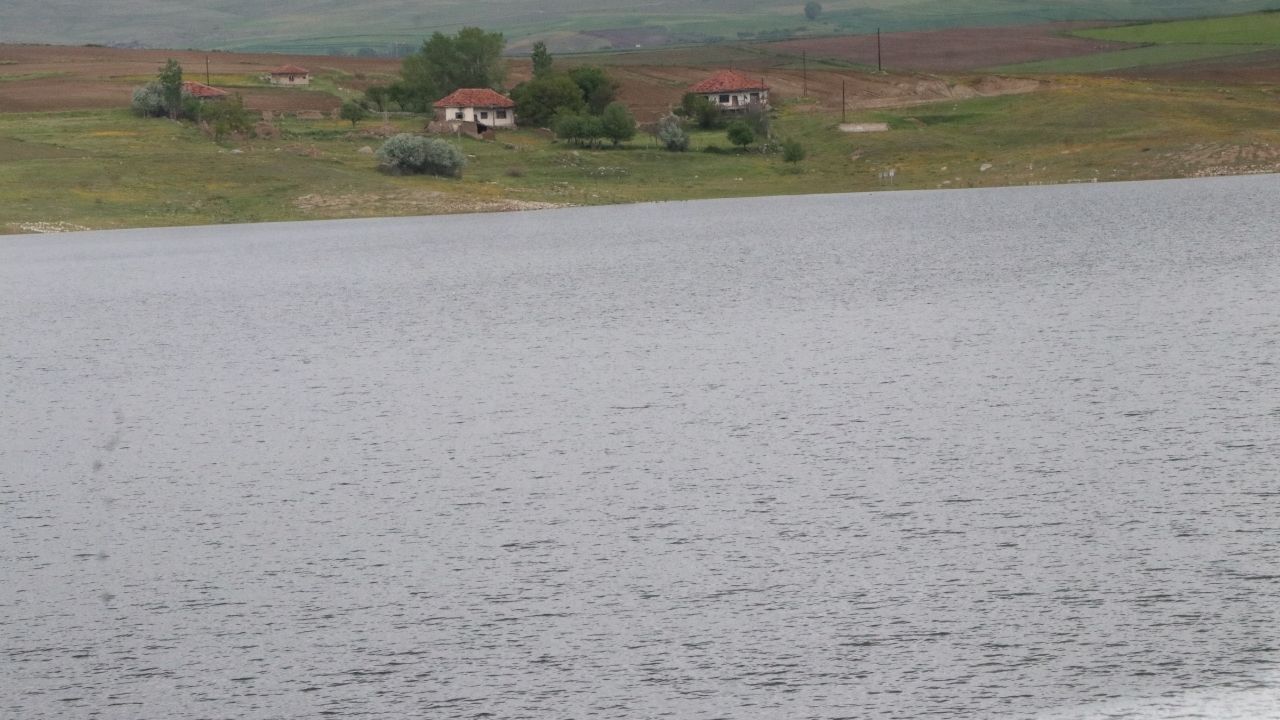 Yozgat’ta Baraj Doldu! Eski Yerleşim Sulara Gömüldü (4)