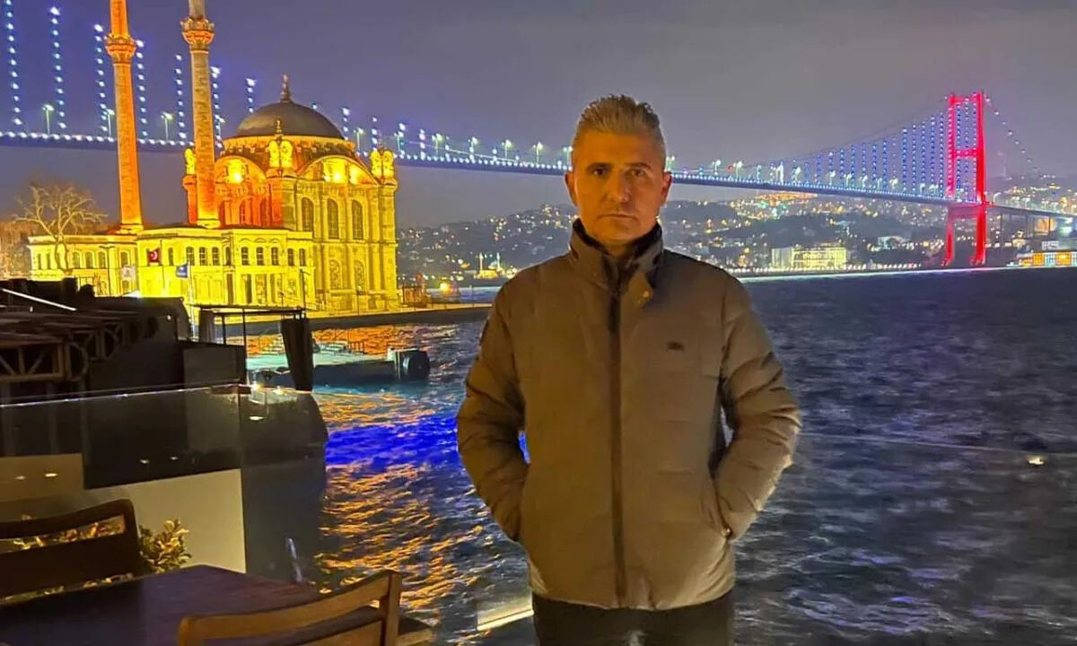 Iş Insanı (3)