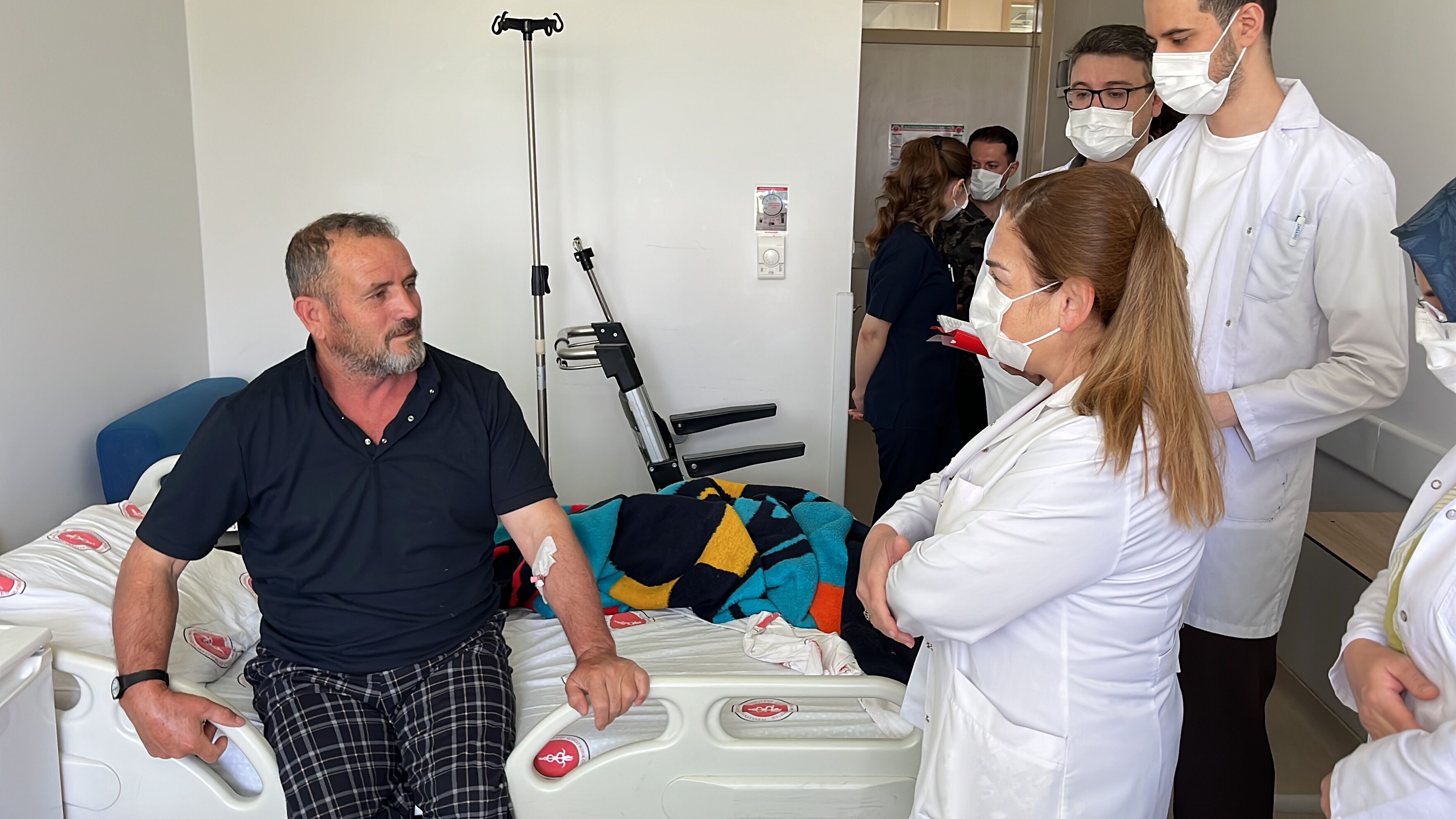 2 Kişi Tedavi Görüyor (1)