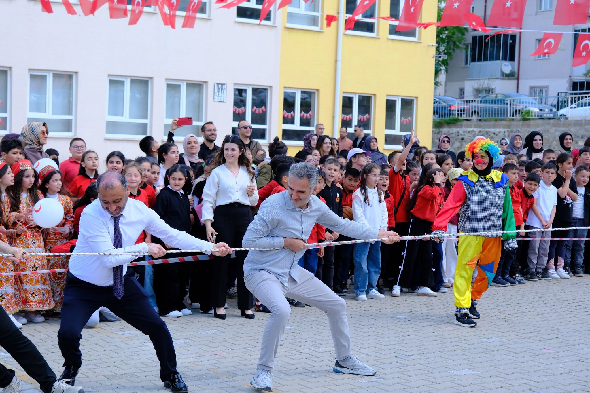 Öğrencilerden Renkli Gösteri1