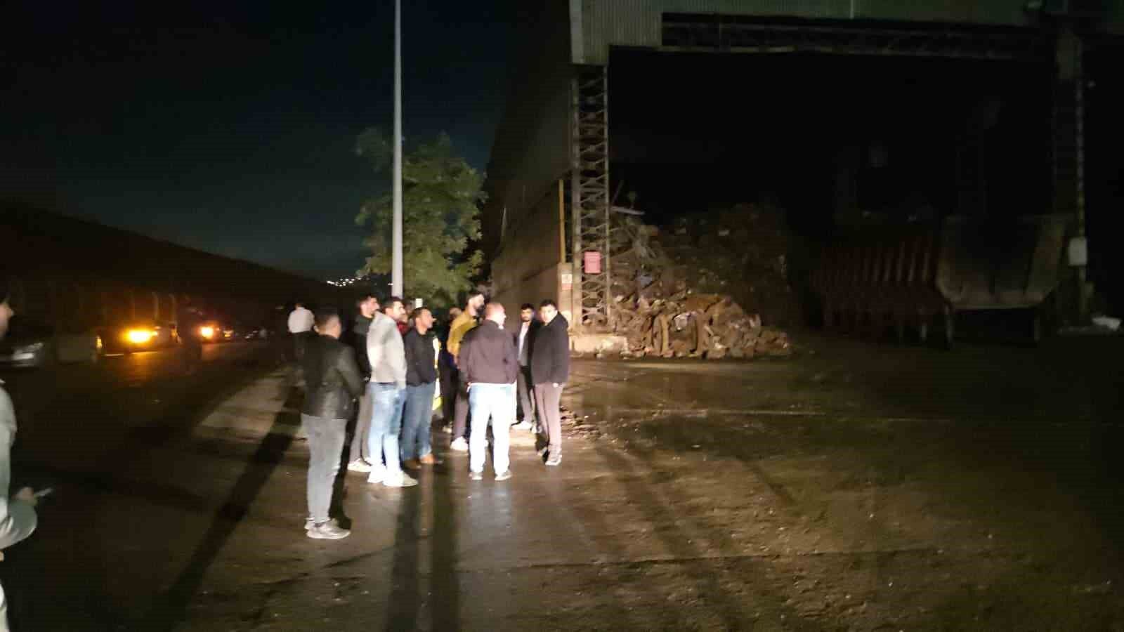 Demir Çelik Fabrikasında Iş Kazası 3 Ölü
