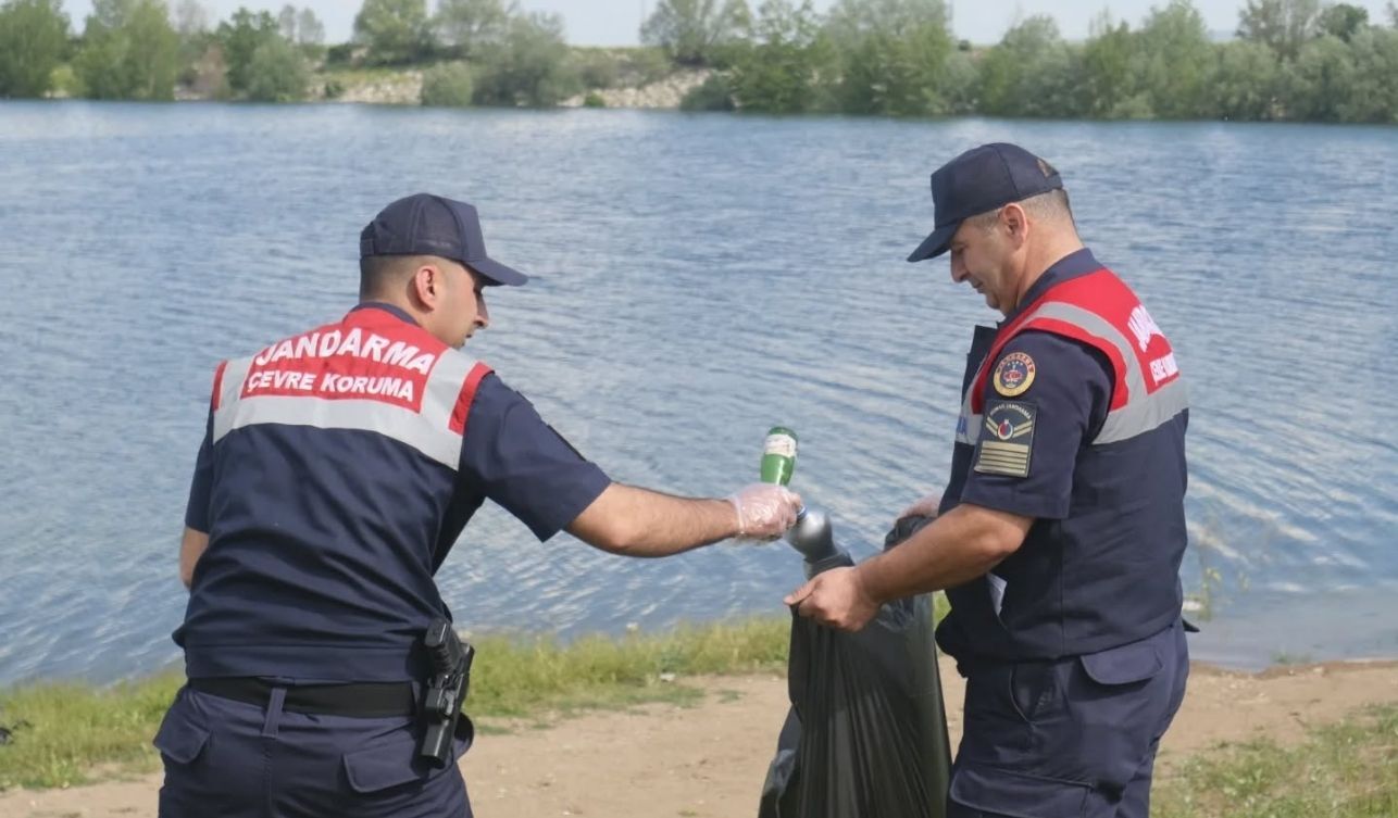 Sorgun’da Dünya Çevre Günü’nde Gölet Çevresinde Temizlik Etkinliği (1)