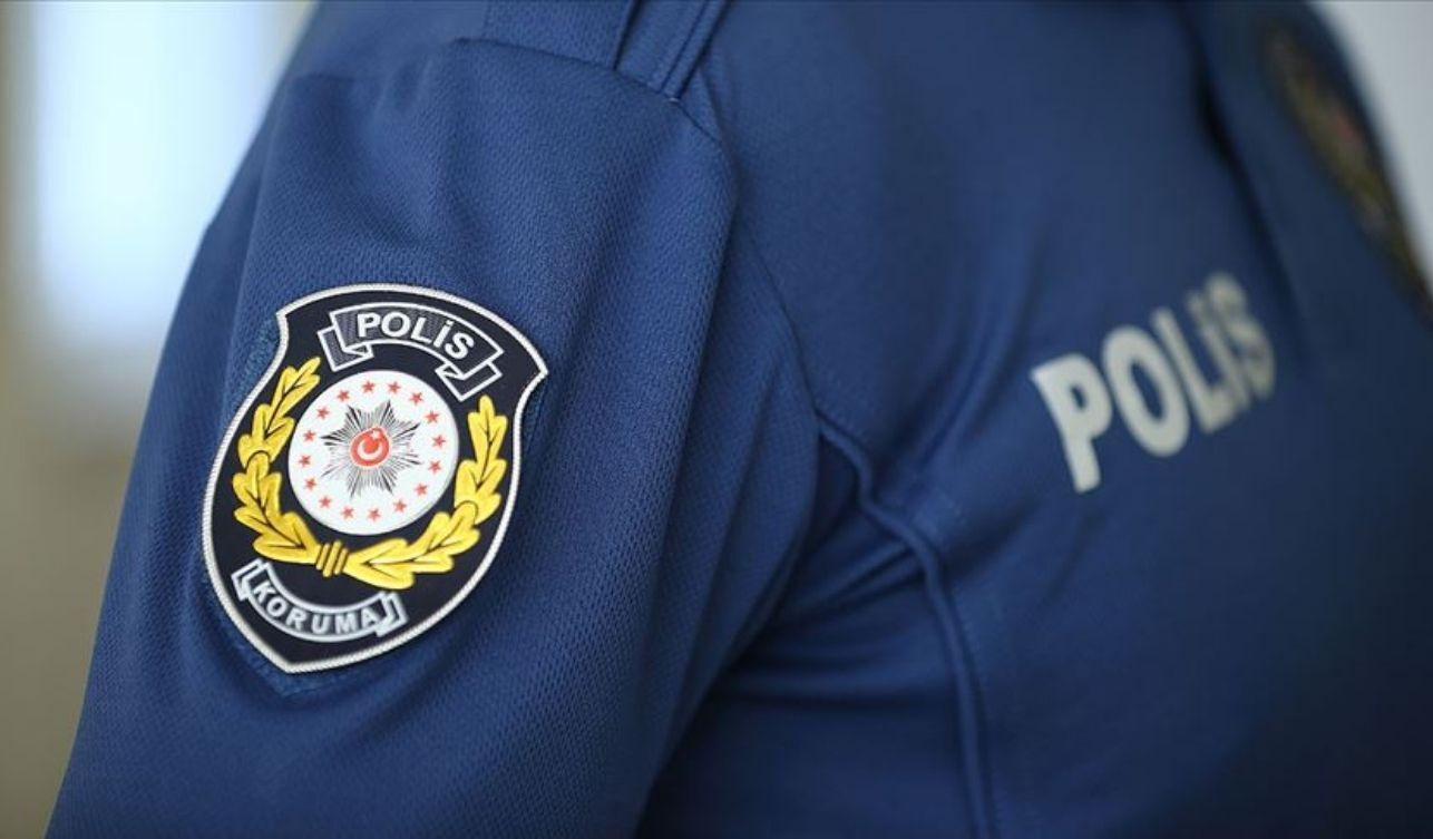 Polis (3)