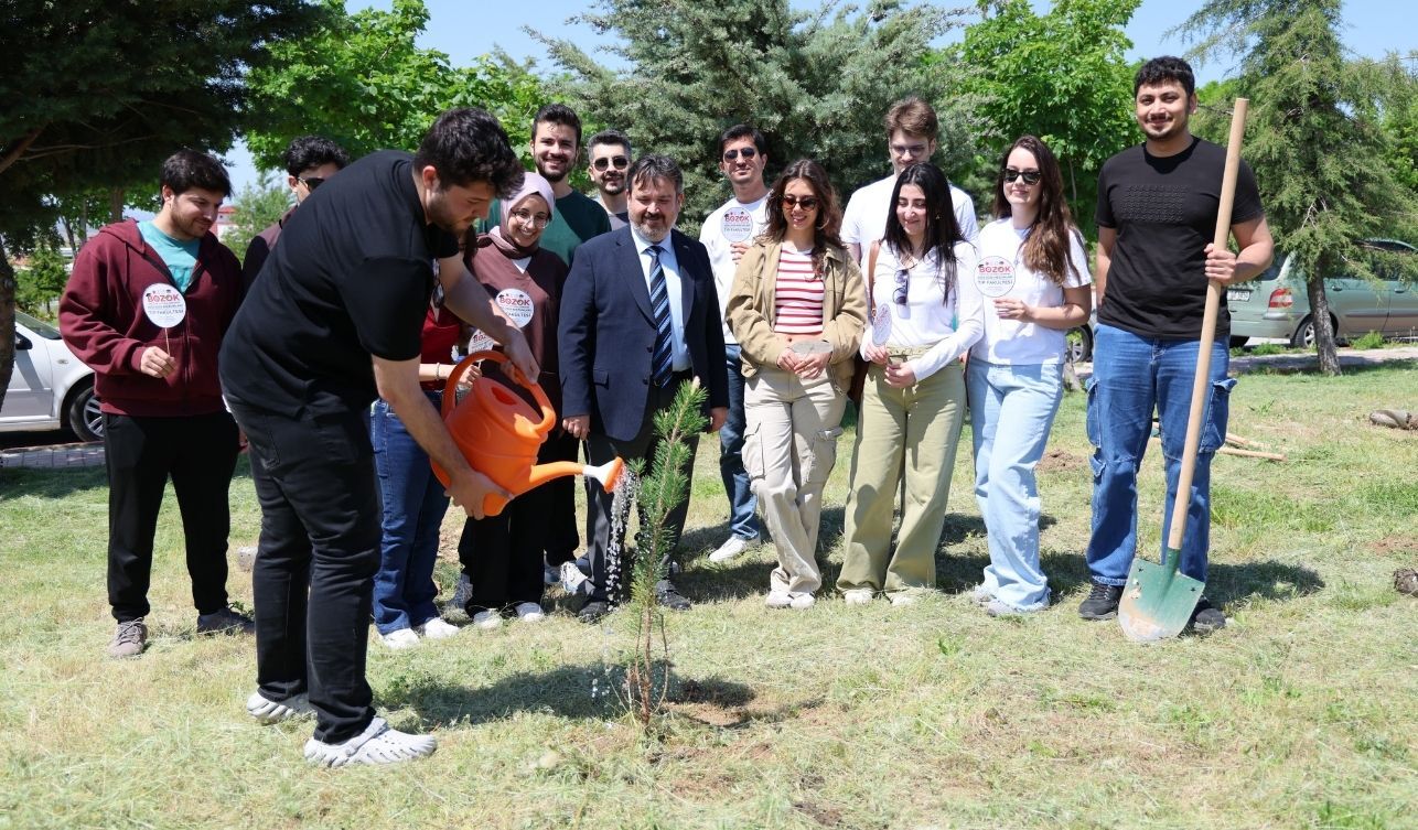 Yozgat Bozok Üniversitesi Mezunları Hatıra Ormanında Fidan Dikti (4)