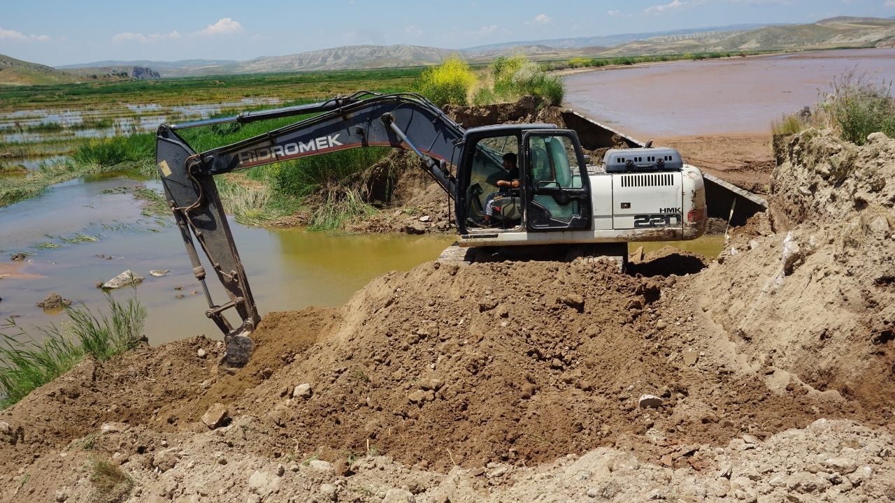 Hes Bendi Patladı Çeltik Tarlaları Su Altında Kaldı (3)