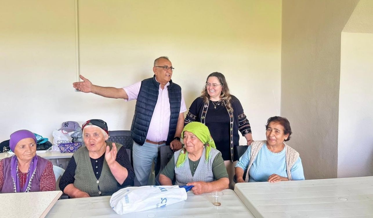Ak Parti Kadın Kolları Büyükincirli Köyü’nde Vatandaşlarla Buluştu (3)