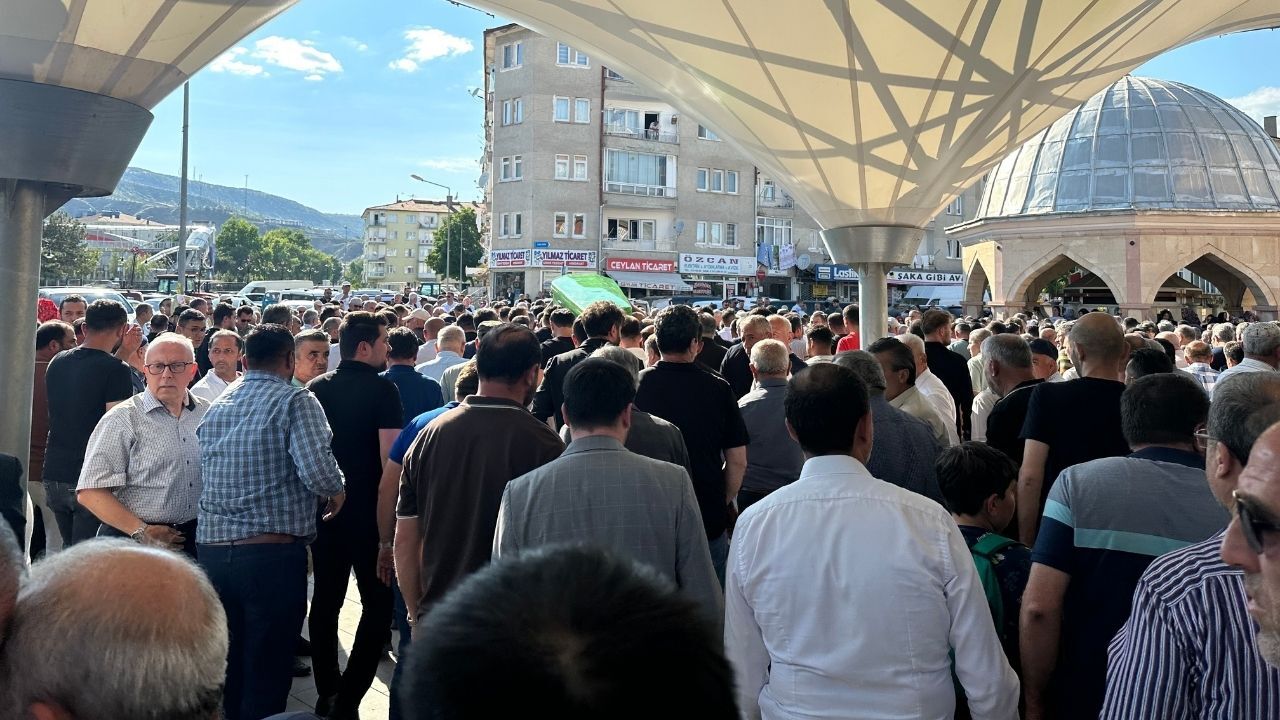 Tabancayla Kendisini Vurmuştu (2)