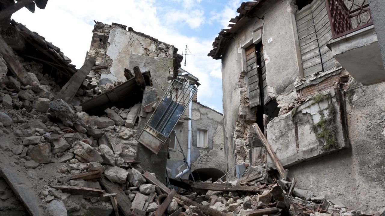 Deprem Dünya (4)