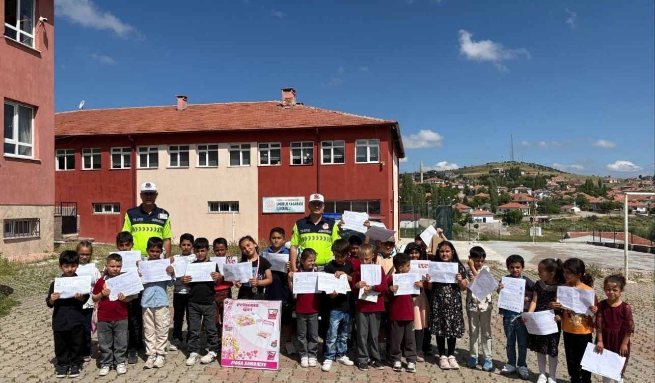Akdağmadeni’nde Öğrencilere Trafik Eğitimi Verildi (1)