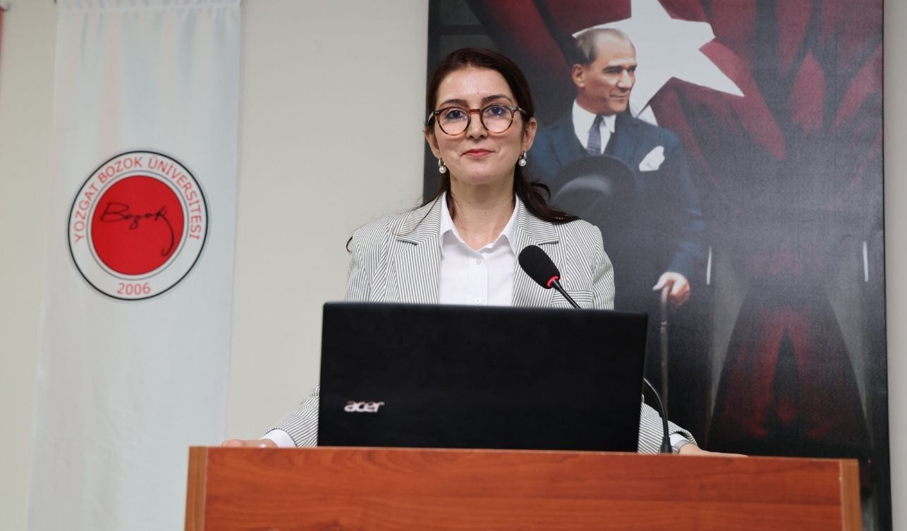 Üniversitede “Ters Yüz Öğrenme” Odaklı Eğitim Çalıştayı Başladı (3)