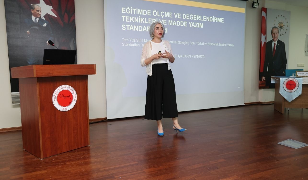 Üniversitede “Ters Yüz Öğrenme” Odaklı Eğitim Çalıştayı Başladı (5)