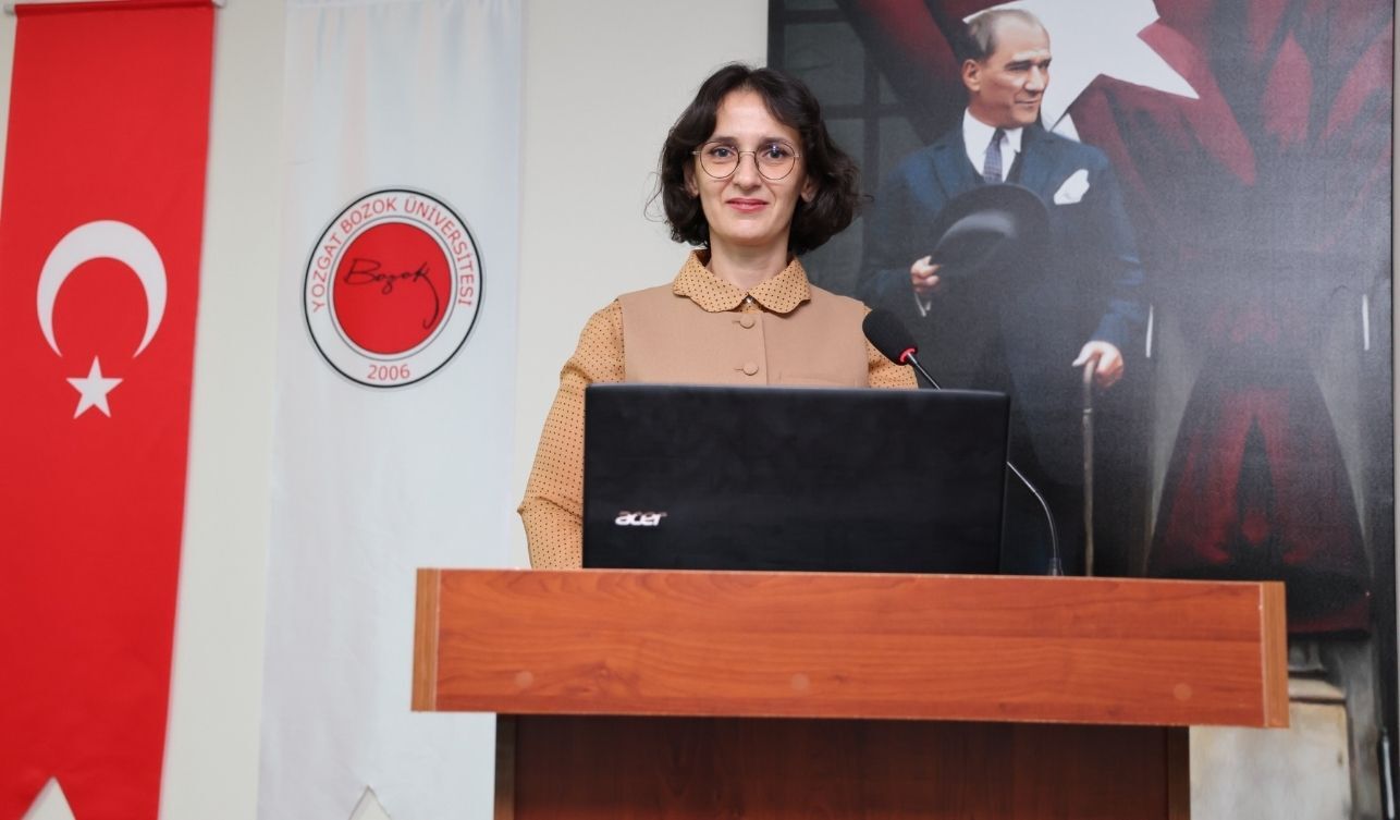 Üniversitede “Ters Yüz Öğrenme” Odaklı Eğitim Çalıştayı Başladı (6)