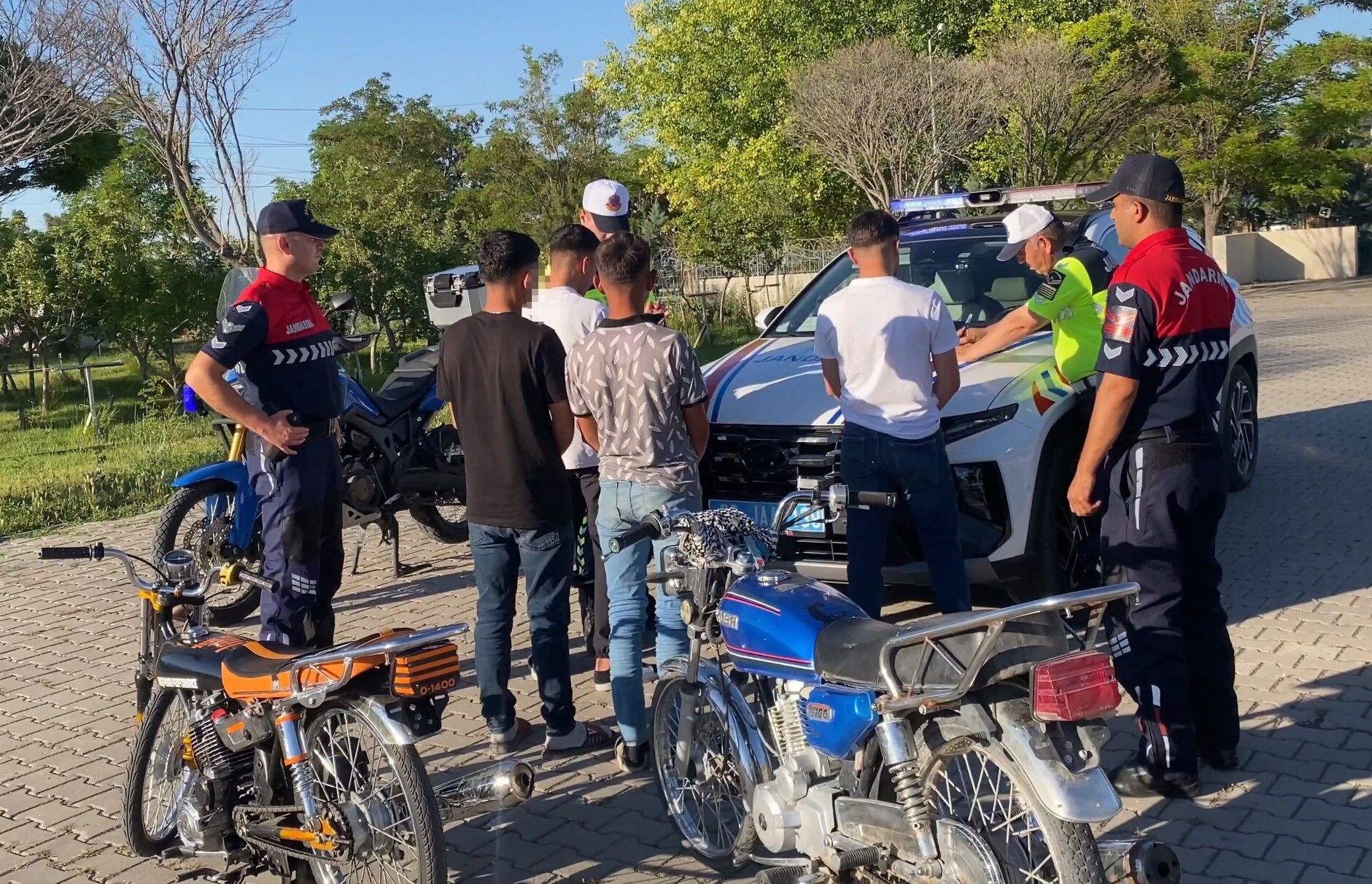 Trafiği Tehlikeye Atan 4 Motosiklet Sürücüsüne 300 Bin Lira Ceza (1)