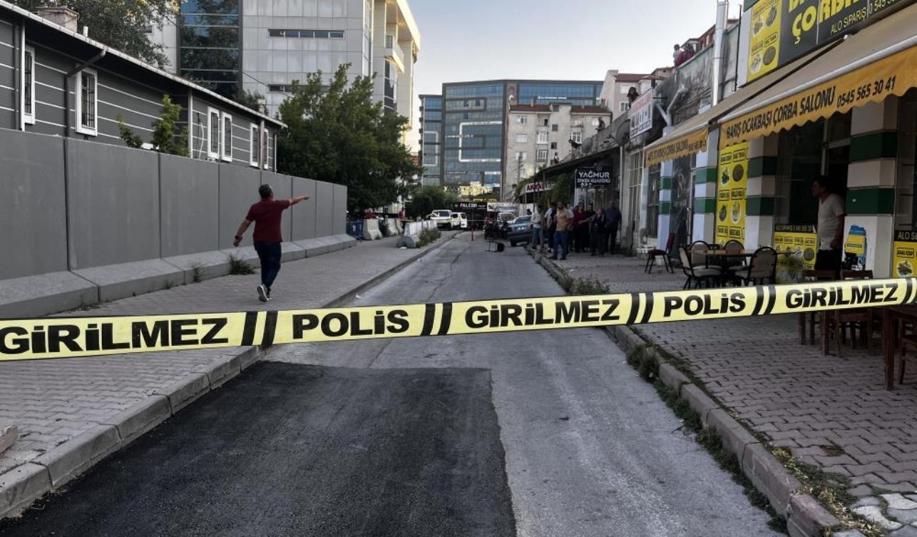 Kıraathanede Silahlar Çekildi 4 Yaralı (1)