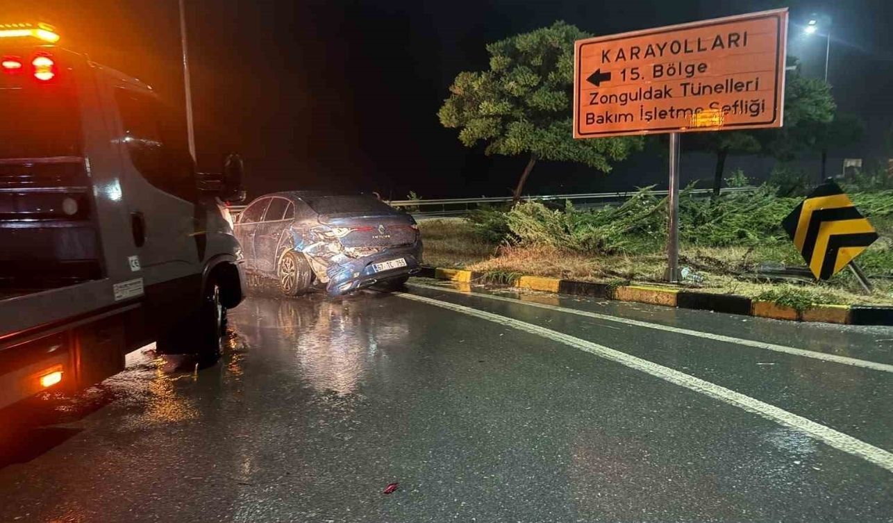 Trafik Kazasında 5 Kişi Yaralandı (1)
