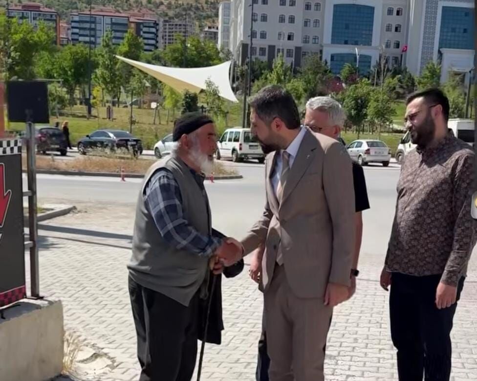 Ak Parti Yozgat Merkez İlçe Başkanı Şimşek, Toki̇ İş Merkezi Esnafını Ziyaret Etti (1)