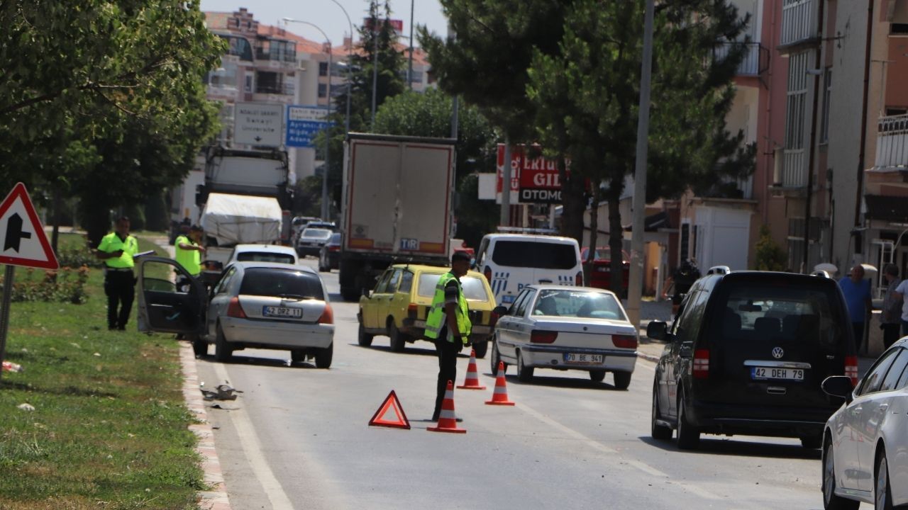 Otomobil Tıra Arkadan Çarptı 1’I Ağır 3 Yaralı (2)