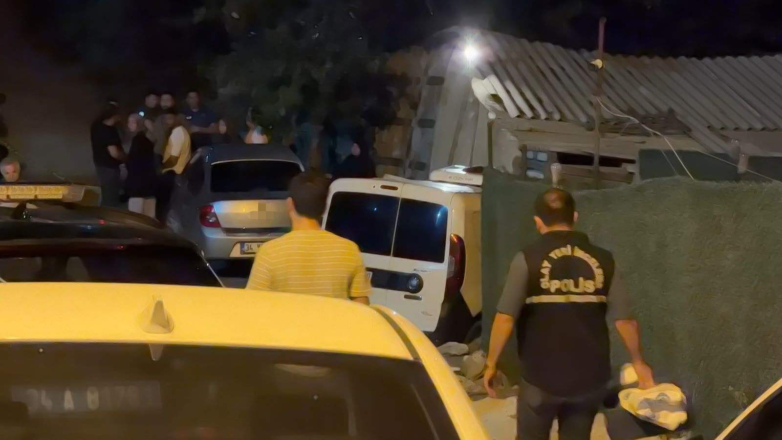 Pompalı Tüfekle Eve Geldi! Eski Eşi Ve Oğlunu Öldürdü (1)