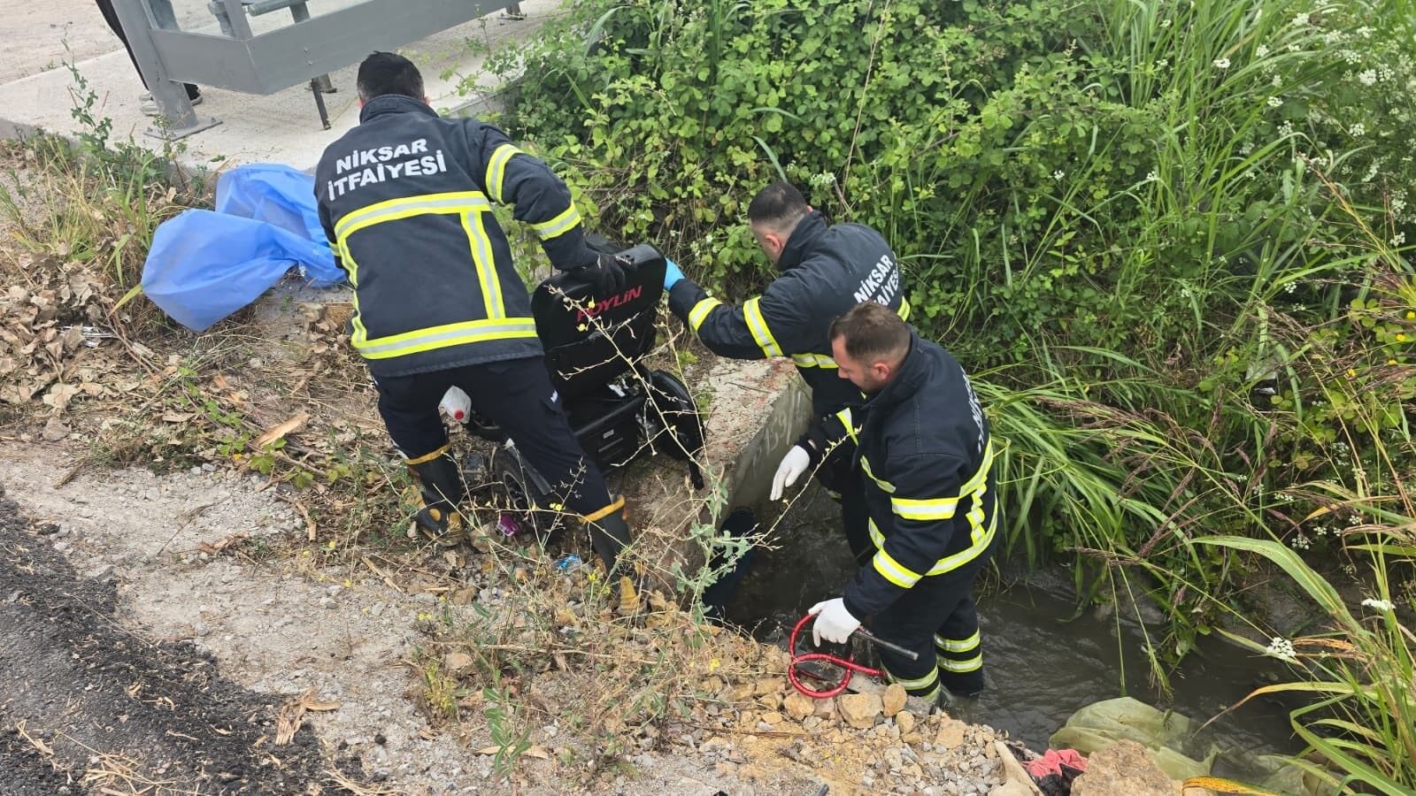 Akülü Aracıyla Gezintiye Çıktı... Sulama Kanalında Ölü Bulundu (2)