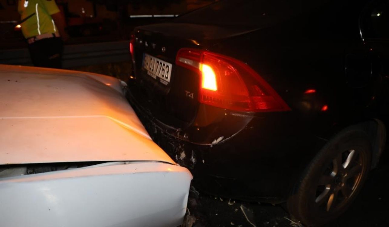 Trafikte Yaşanan Gerginlik Kazaya Dönüştü 2 Yaralı (1)