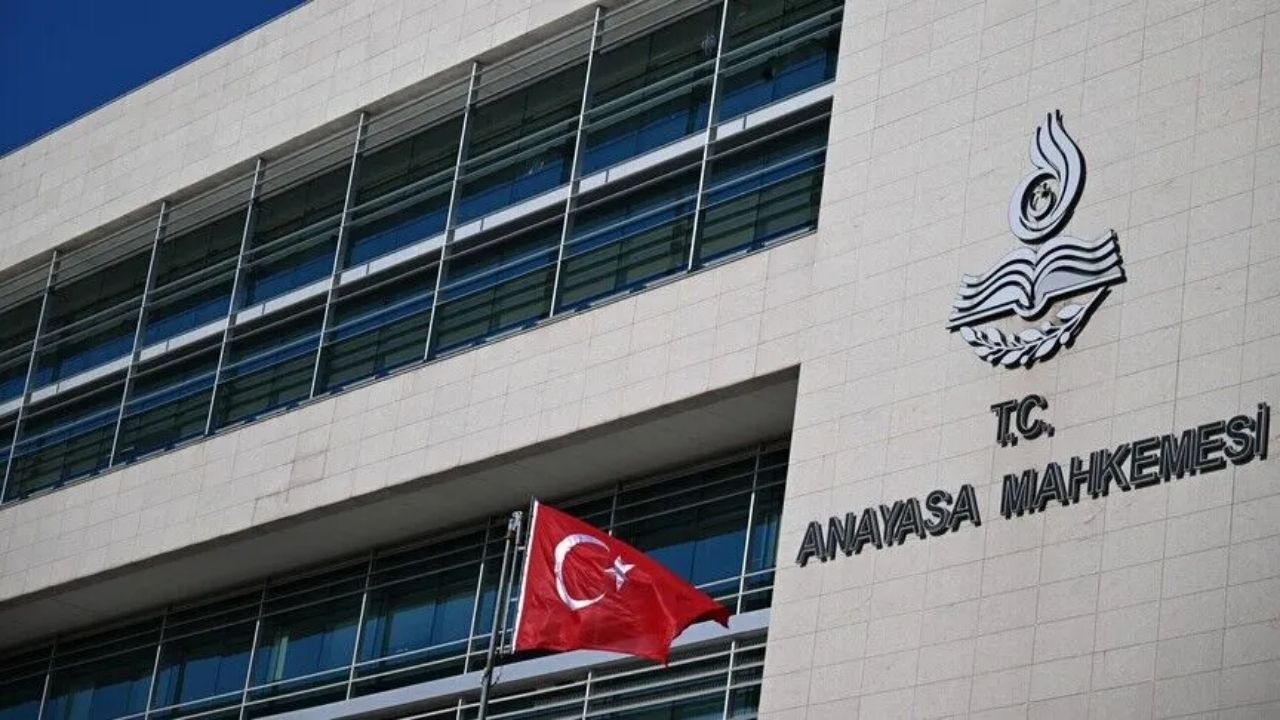 Aym'den Noterler Için Kritik Karar Çalışma Düzenlemesi Iptal (1)