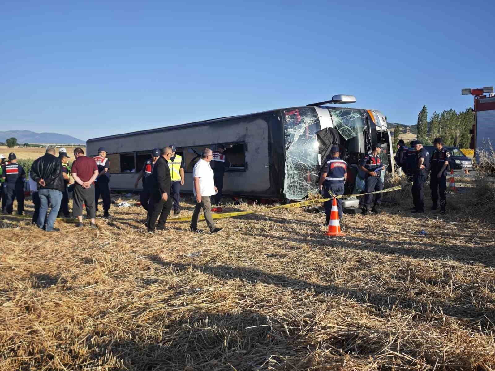 Çift Katlı Otobüs Kazası 2'Si Ağır 46 Yaralı (1)