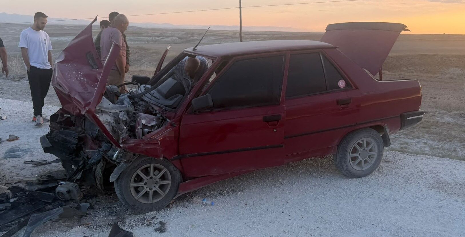 İki Araç Kafa Kafaya Çarpıştı 1’I Ağır 3 Yaralı (3)