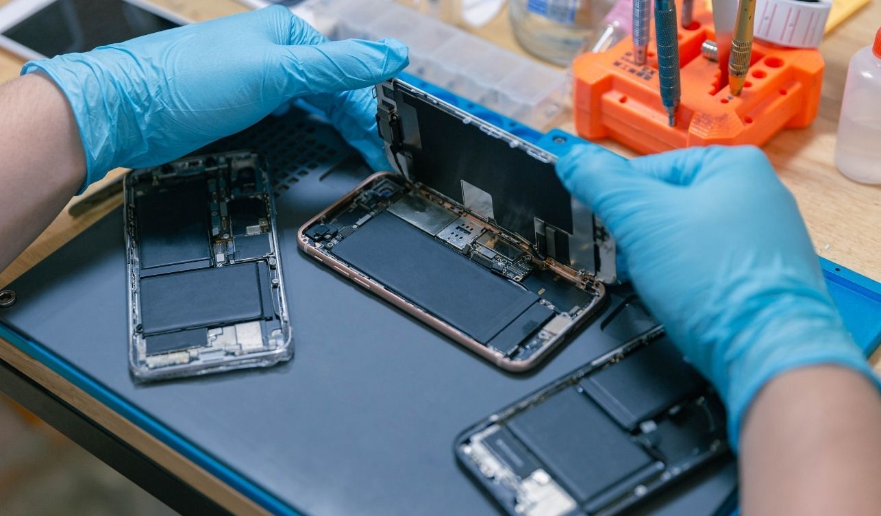 Uzmanlardan Yaz Sıcaklarında Telefon Kullanıcılarına Uyarı Cihazınızı Uzun Süre Şarjda Bırakmayın (4)