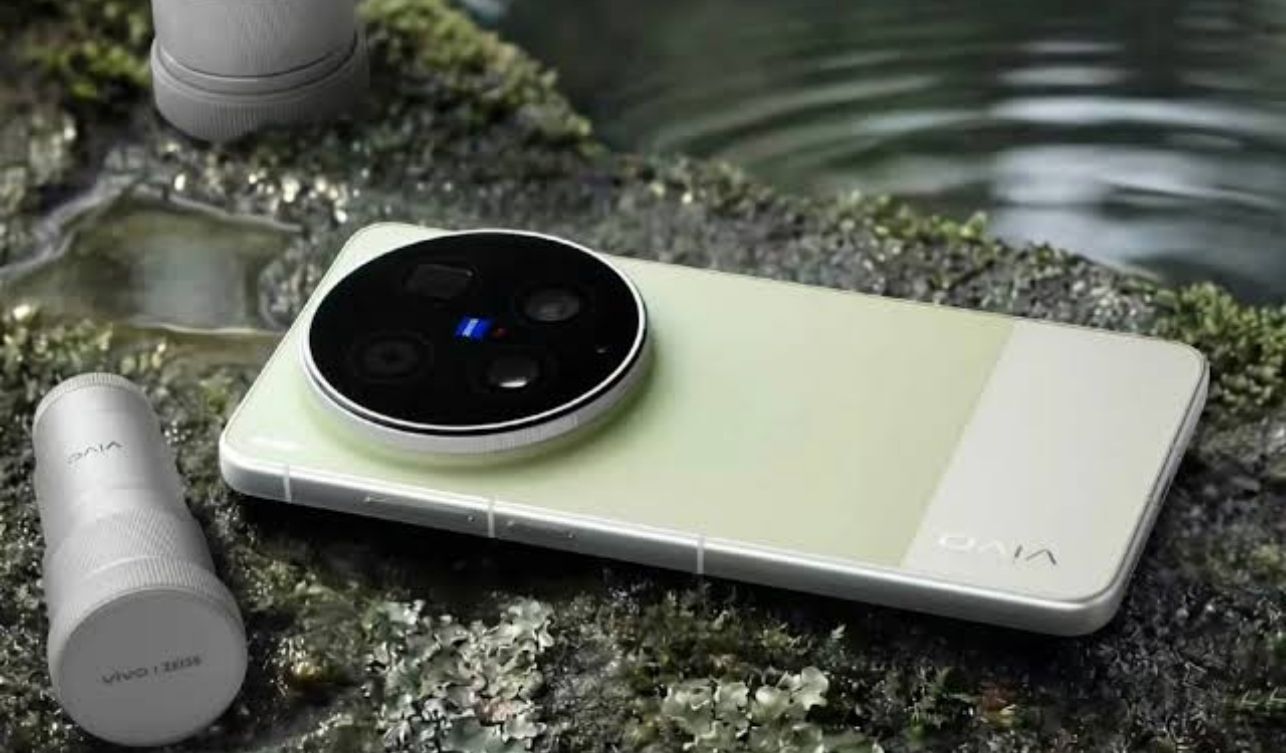 Vivo'nun Yeni Amiral Gemisi X300 Ultra Sahnede İşte Fiyatı Ve Özellikleri (4)